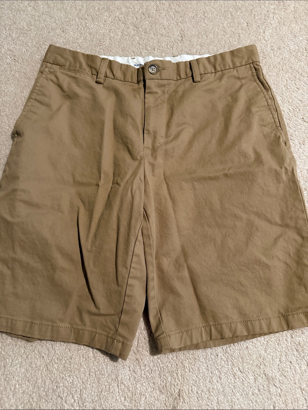 Old Navy Men's Khaki Flat-Front Ultimate Slim Built-in Flex Shorts